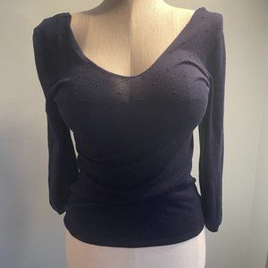 Scoop neck light weight sweater